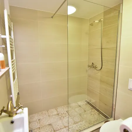 Thalia Apartment